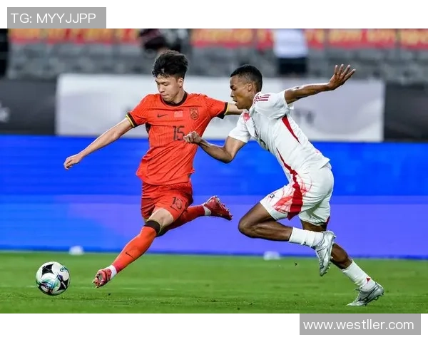 2008东亚杯国足对阵日本的激烈较量与历史意义分析